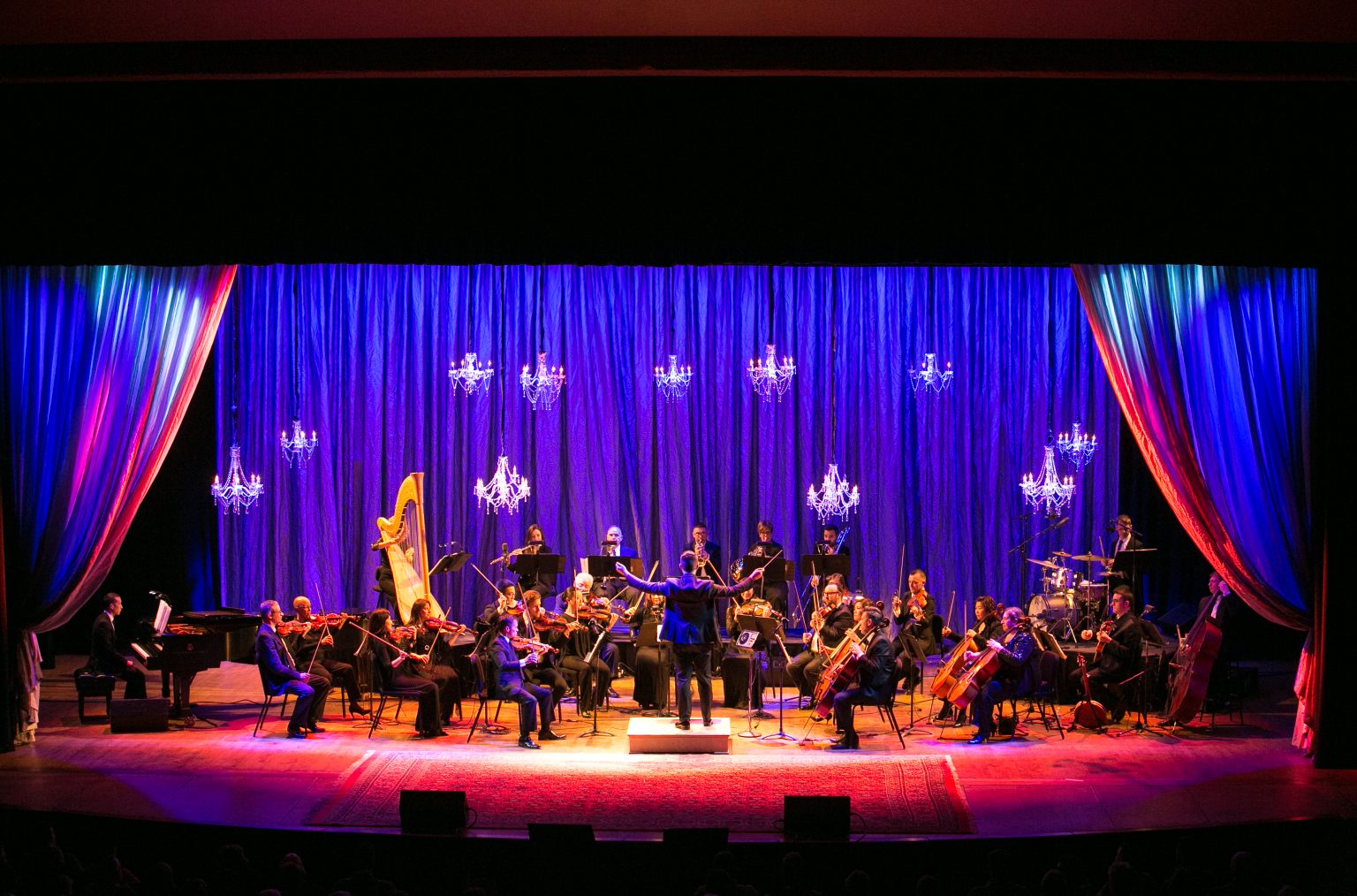 American Pops Orchestra Defies Norms with Unique Performances and Pop Singers District Fray