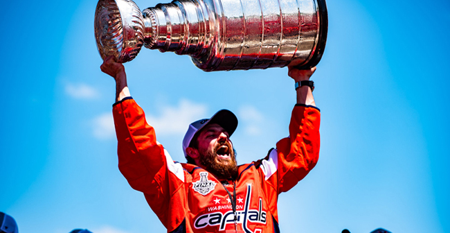 Watch: Ovechkin, Caps celebrate Stanley Cup with packed parade 