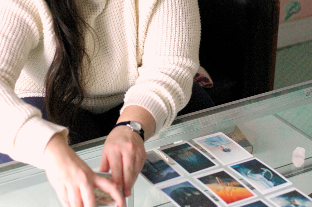 Emily of Woven Psyche does a Tarot Reading.