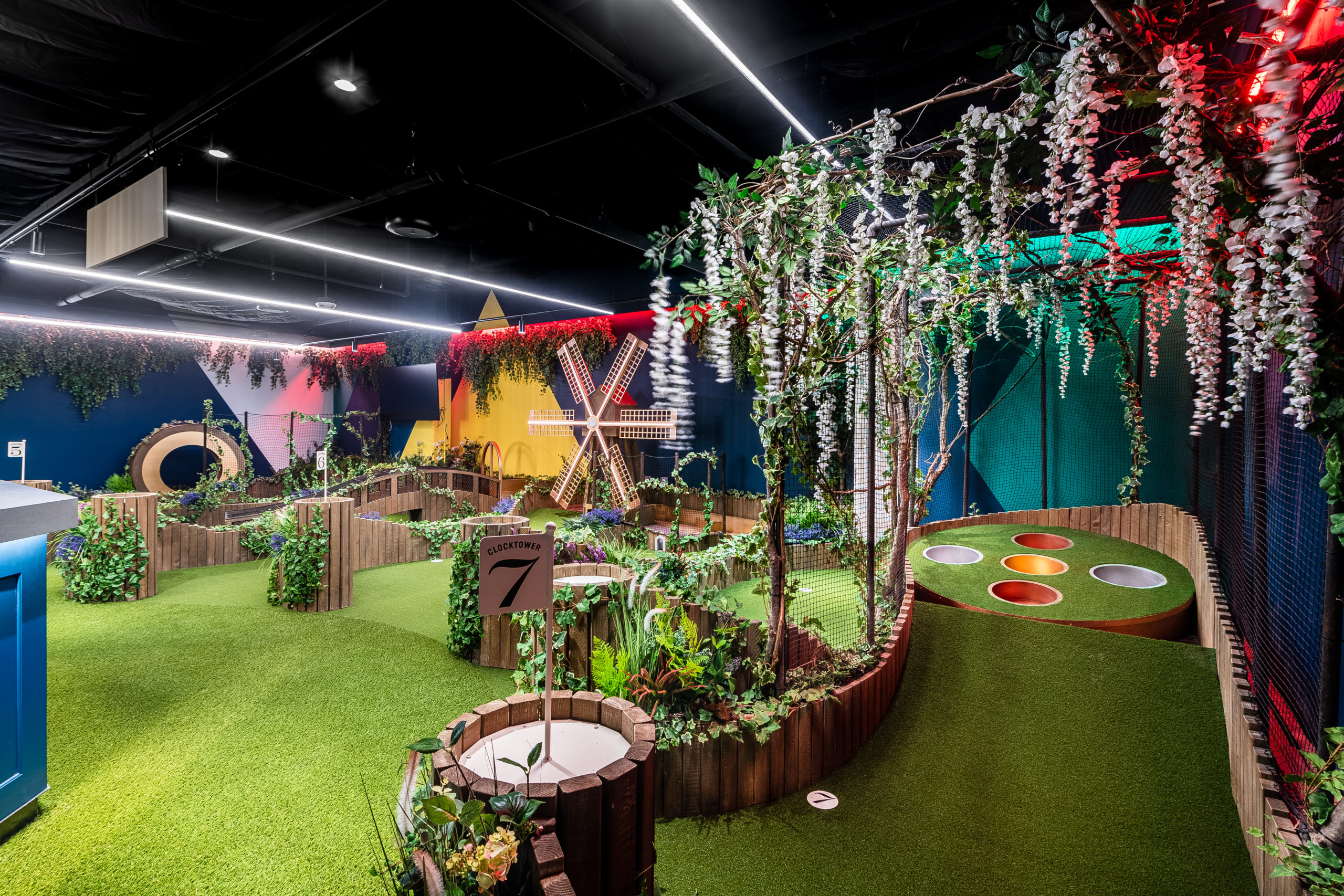 REY LOPEZSwingers Brings Crazy Golf to