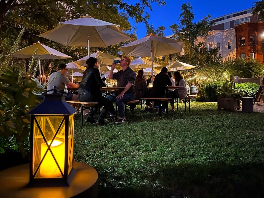 5 Cool Unusual First Date Ideas In D C District Fray Making Fun 